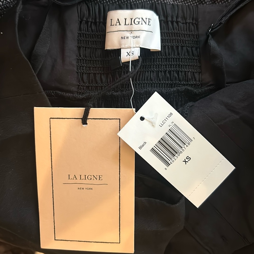 LaLigne Button Front, XS Black Tank, NWT